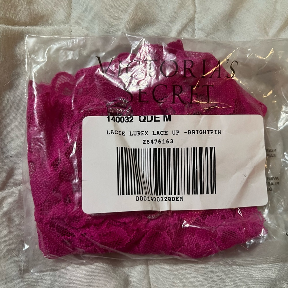 Victoria’s Secret Lace Thong size Medium New with Tags